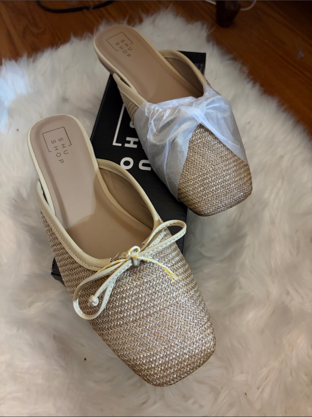 ShuShop Cream Raffia Bow Mules - Slip-On Woven Flats
